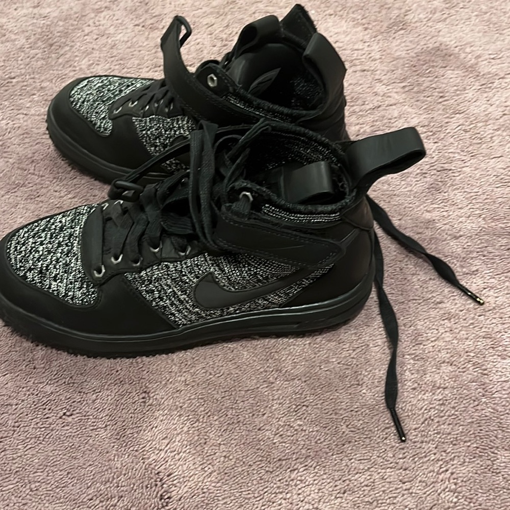Women’s Nike Air Lunar Force 1 US size 8